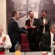 İslamı seçen Belçikalı genç Genel Başkan’dan Plaket aldı.